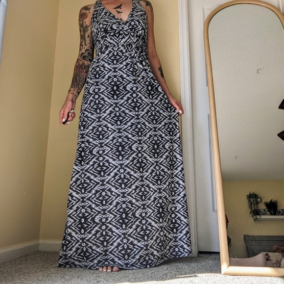 Nine 1 Eight Aztec Print Maxi Dress Small - Picture 6 of 7